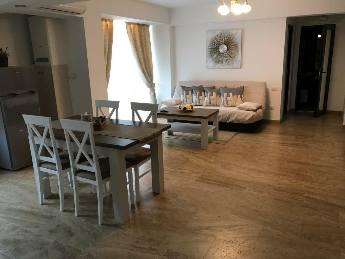Apartament 2 Camere Ultracentral Рымнику-Вылча Экстерьер фото